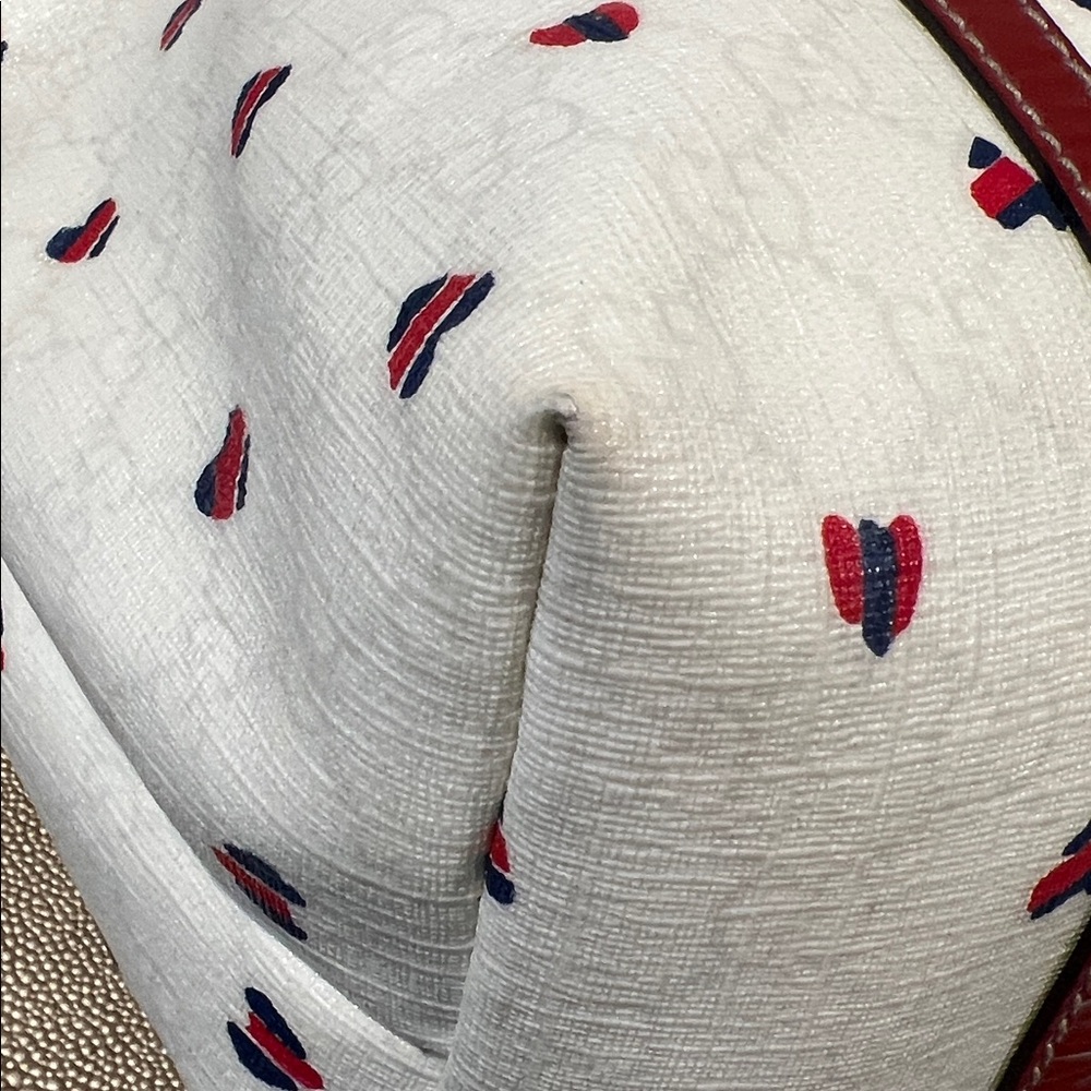 Gucci GG Supreme Heart Print Joy Tote Bag with COA EUC - Picture 12 of 17